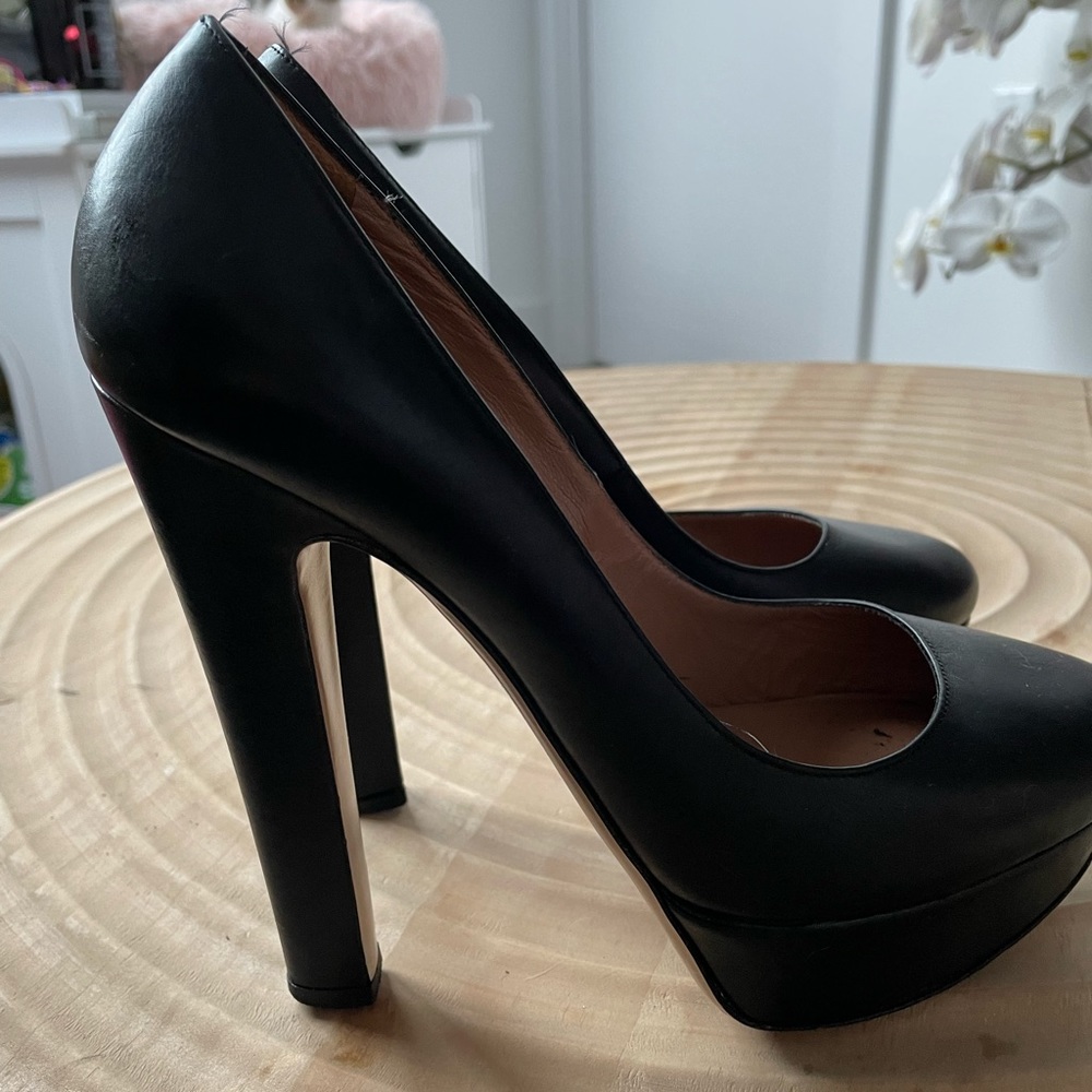 Valentino Garavani Platform Pumps 9.5 Black